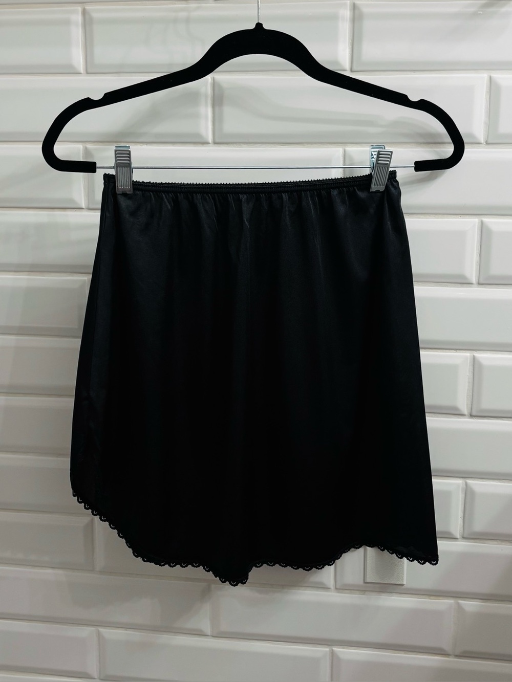 Vintage Warner’s Women’s Medium Black Mini Slip Underskirt, 19” Length